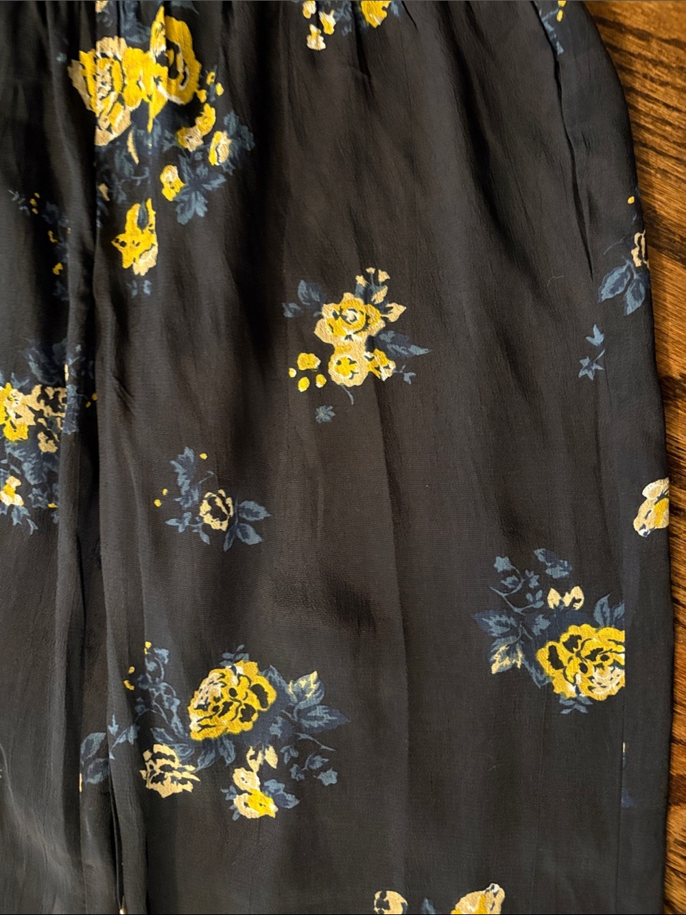 Free People flowy lightweight Pants Black with Yellow Floral Print XS - Picture 3 of 6